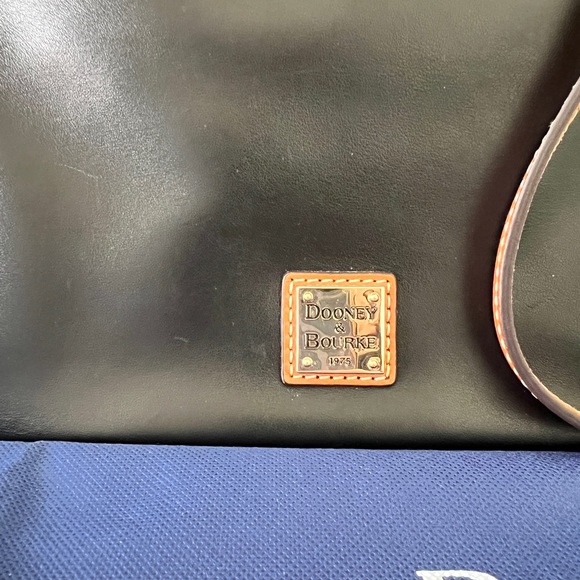 Dooney & Bourke | Small Heidi Satchel | Black Smooth Leather | Like New | Luxury - Picture 5 of 9